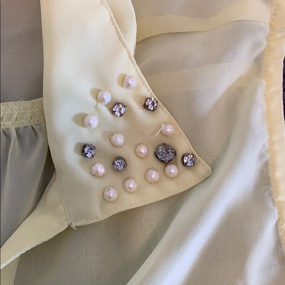 Pale yellow sheer blouse. Size M - Picture 5 of 5